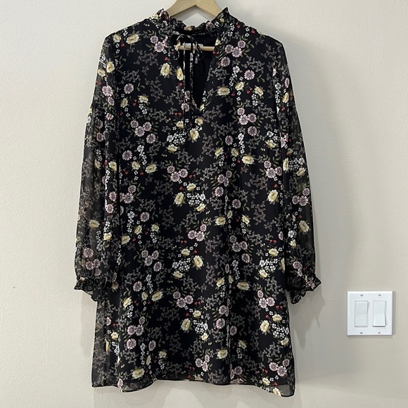 REVOLVE 1. STATE Long Sleeve Tie Neck Floral Shift Dress, Size M - Picture 1 of 10